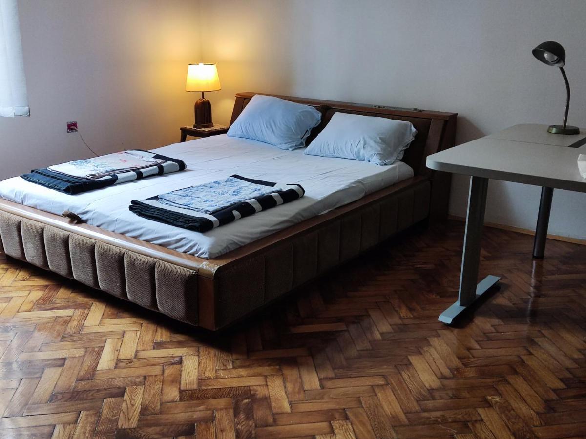 Vintage Apartment In The Center Of Novi Sad Eksteriør billede
